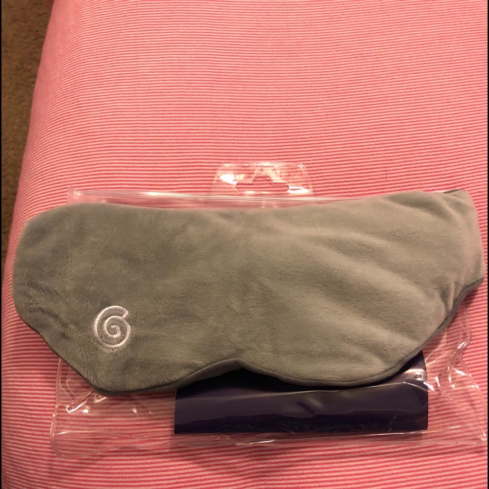 Weighted sleep mask